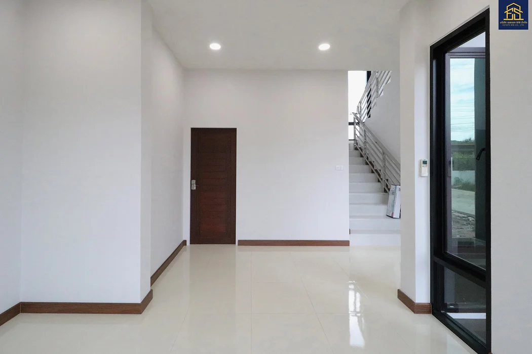 ทางเชื่อมห้องรับแขกก่อนถึงบันได